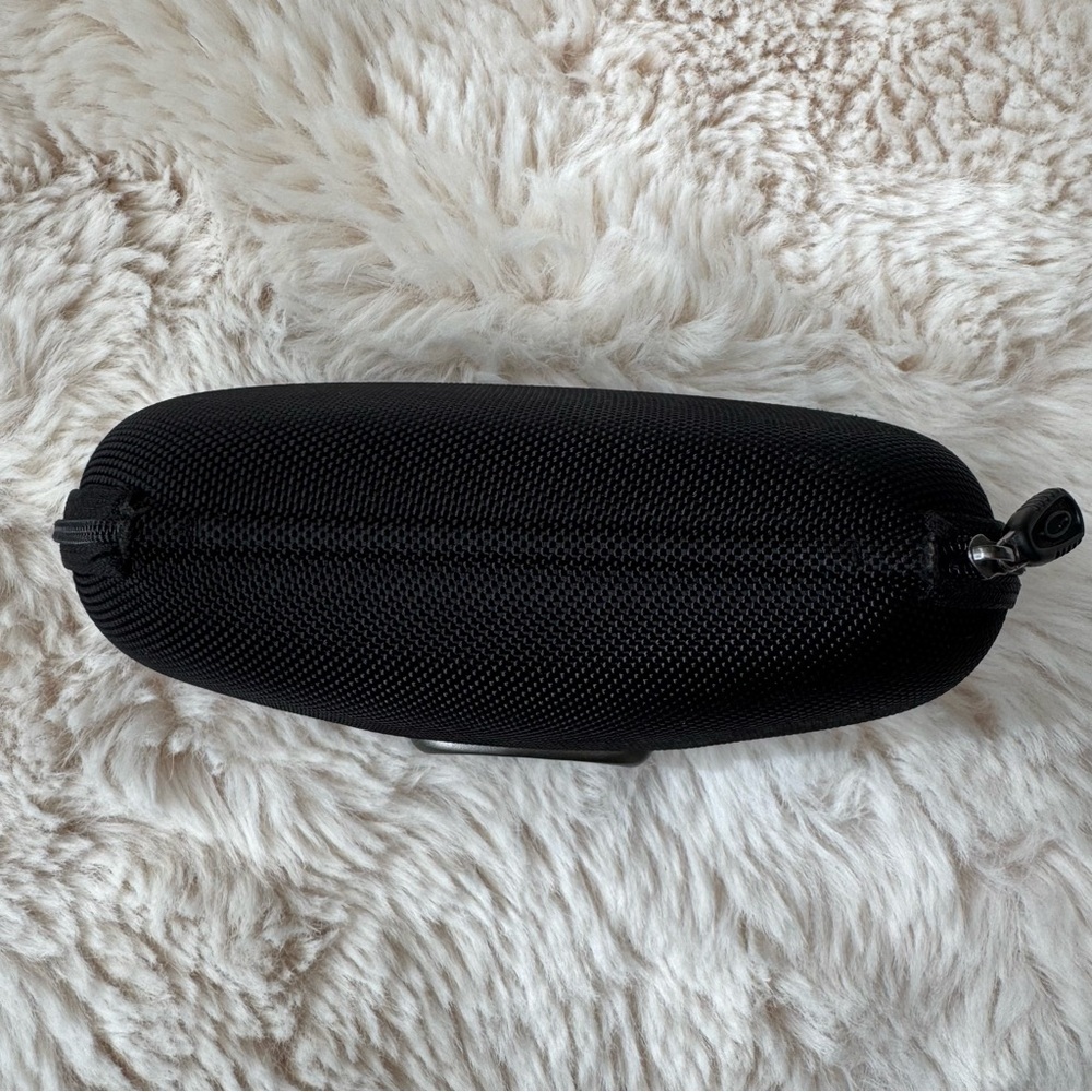 Oakley Black Sunglasses Case - Picture 4 of 6